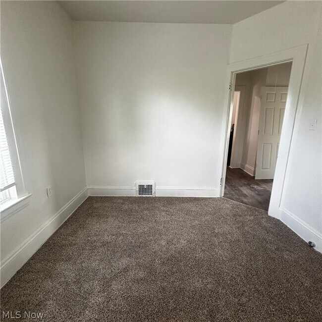 Foto del edificio - 3736 E 153rd St