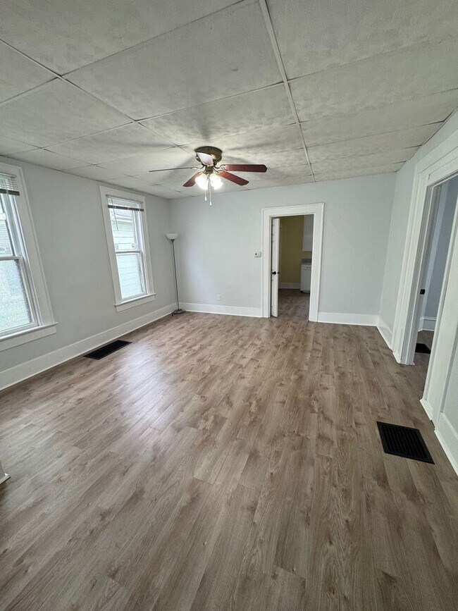 Foto del edificio - 1018 St Marys Ave