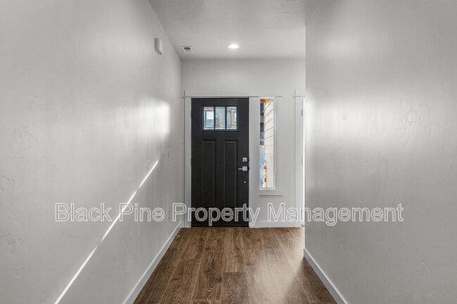 Foto del edificio - 7536 W Havana Dr