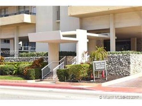 Building Photo - 9511 Collins Ave