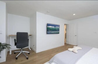 Building Photo - 1562 Camino Del Mar