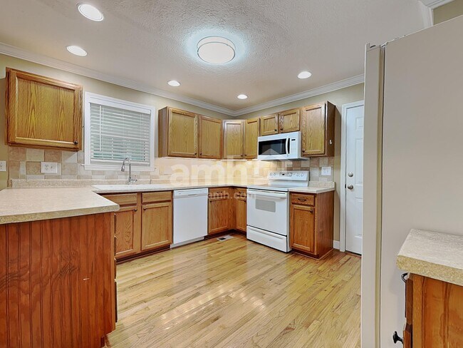 Foto del edificio - 5009 Alpha Terrace Ln