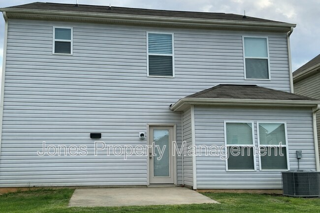 Foto del edificio - 616 Spencer Ln
