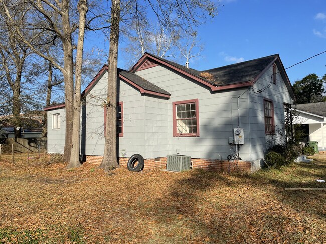Building Photo - 310 N. 25th Ave