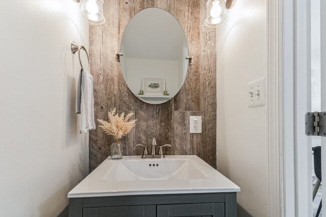 Building Photo - 29 Q St NE