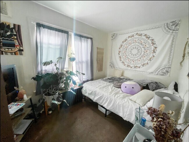 Foto del edificio - 708/710 N Chauncey Ave