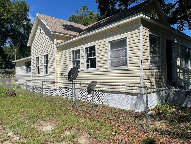 Foto del edificio - 5802 Doeboy St