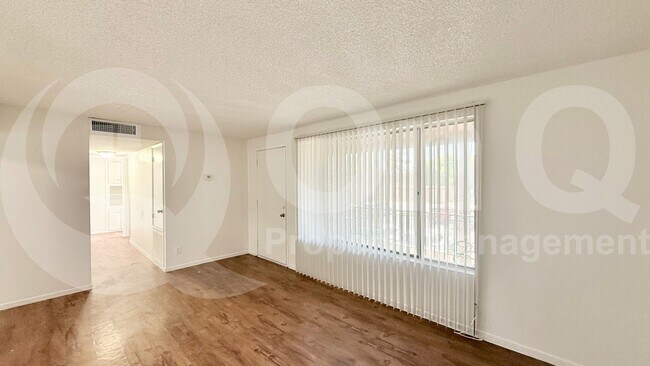 Building Photo - 2415 W Hazelwood St