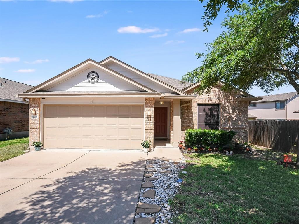 Foto principal - 14908 Falling Stone Ln