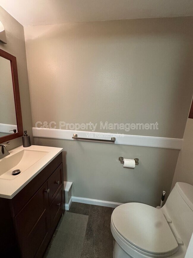 Foto del edificio - 912 Sunnybrae Ln