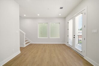 Building Photo - 1402 Cedar Post Ln