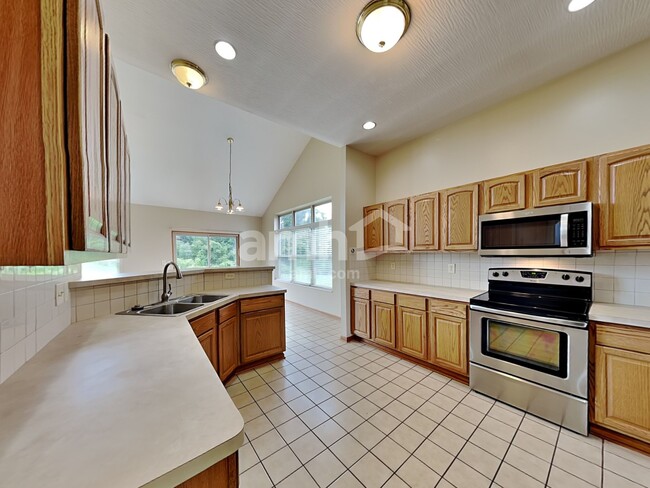 Building Photo - 160 Whittington Pl