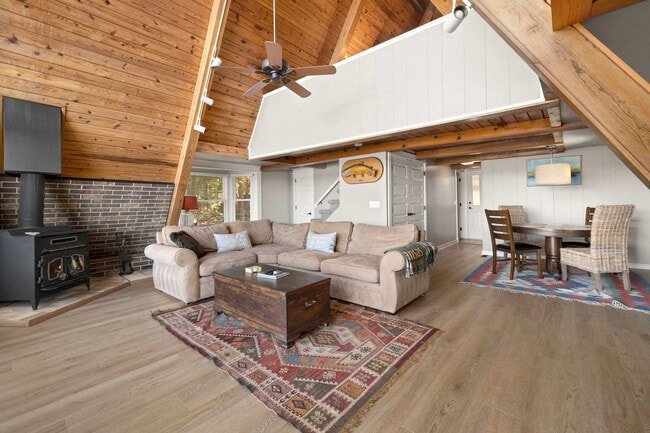 Foto del edificio - 9063 Mundell Rd