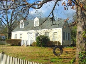 Building Photo - 480 Belvoir Heights