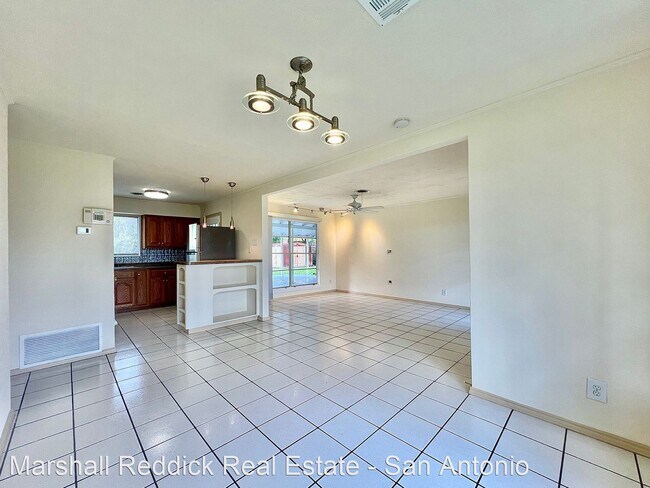 Building Photo - 3 br, 2 bath House - 3307 Herlinda Dr.