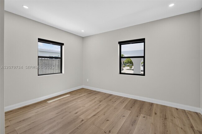 Foto del edificio - 1011 NW 30th Pl