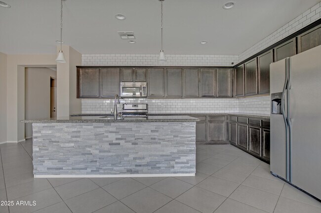 Foto del edificio - 22653 E Desert Spoon Dr