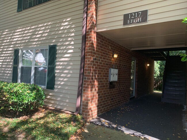 Foto del edificio - 2 Bed | 2 Bath Condo in N. Raleigh - Water...