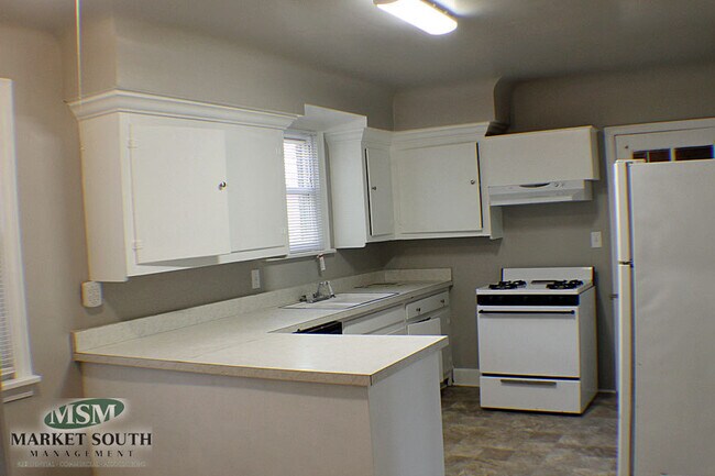 Foto del edificio - 212 E 46th St