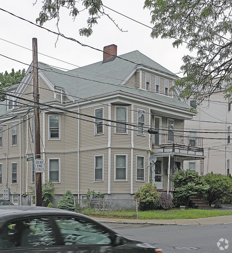 Building Photo - 220 Ashmont St
