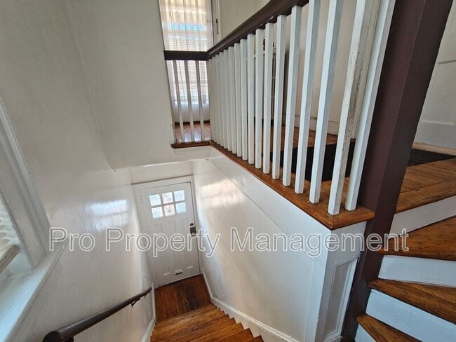 Foto del edificio - 98 Gilbert Ave