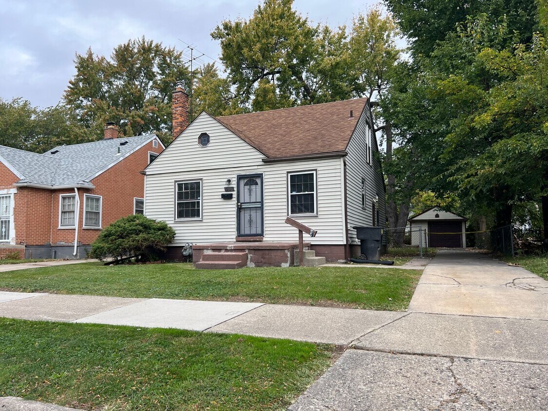 Primary Photo - Stunning 3 bed 1 bath eastside Detroit pro...