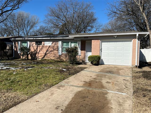 Building Photo - 3009 Clover Dr