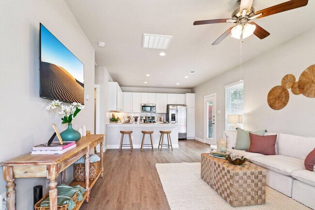 Foto del edificio - Live Rent-Free Up to 8 Weeks!