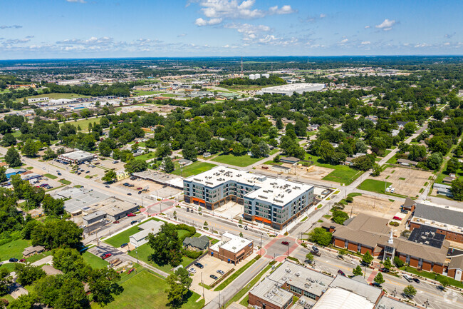 Vista aérea del exterior desde el dron - BRIO at The Rose Apartments