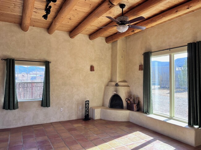 Building Photo - 26 Balsamo Ln