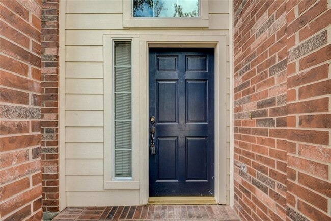 Foto del edificio - 22002 Thorngrove Ln