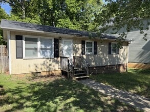 Building Photo - 2338 Brentwood St