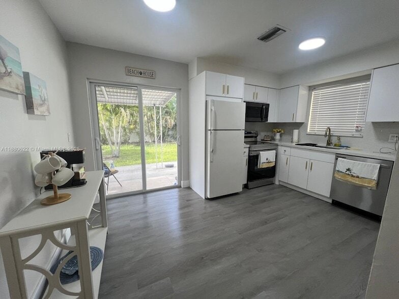 Foto principal - 222 SW 8th St