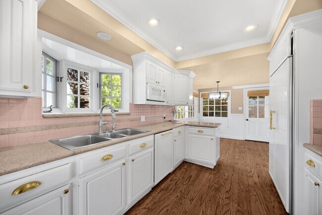 Foto del edificio - Charming La Habra Heights Home with Scenic Views – 2 Bed, 2 Bath