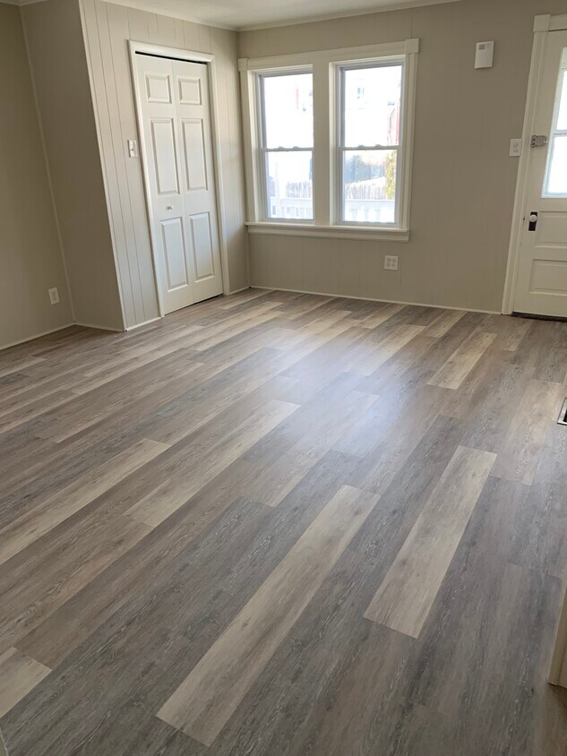 Otro - 8 Hillside Ave