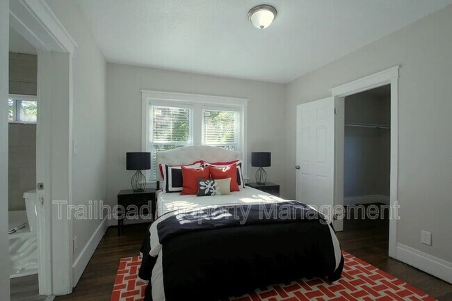 Foto del edificio - 1218 Brush Creek Blvd