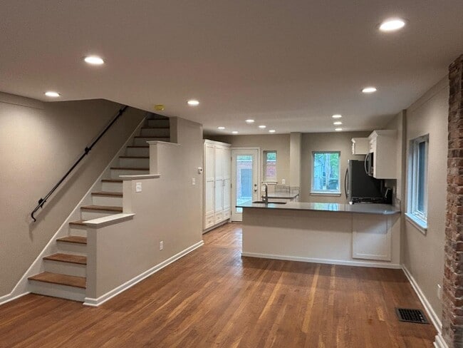 Foto del edificio - 1471 Ashland Ave