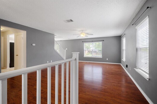 Foto del edificio - 2412 Byfield Dr