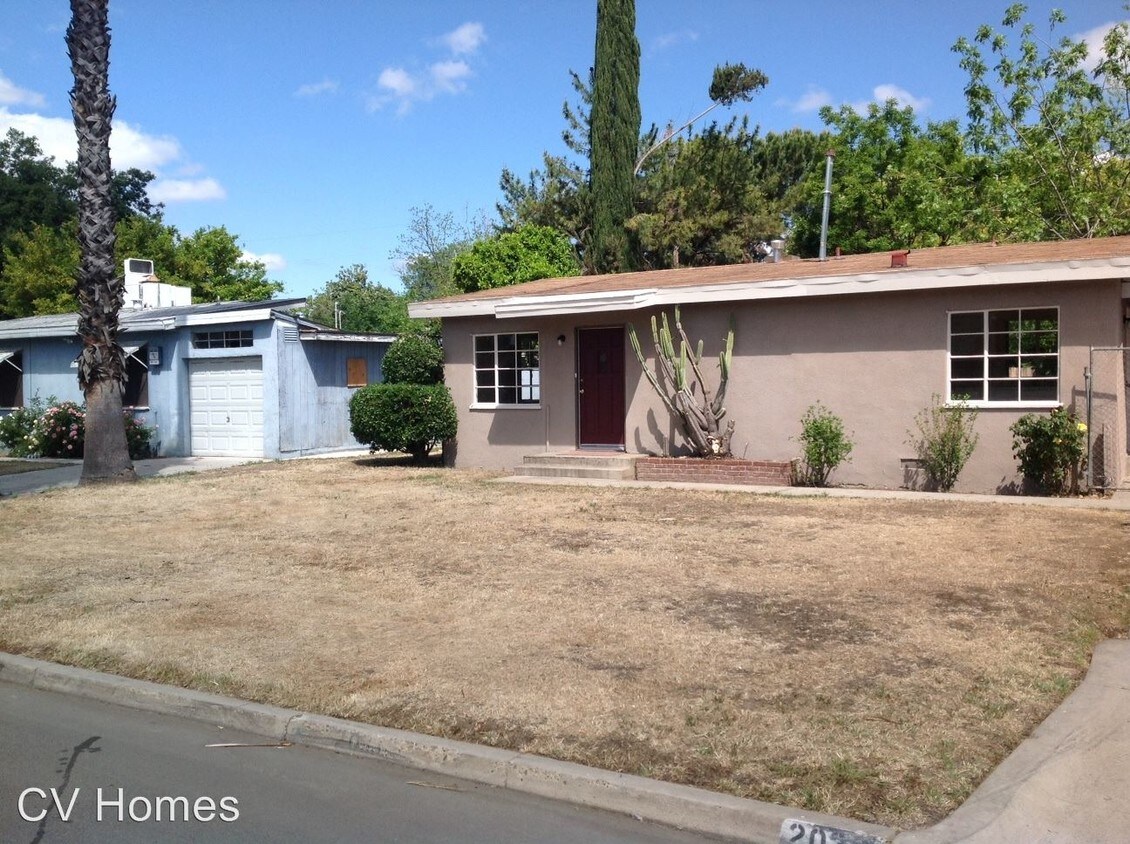 Primary Photo - 2033 E Buckingham Way