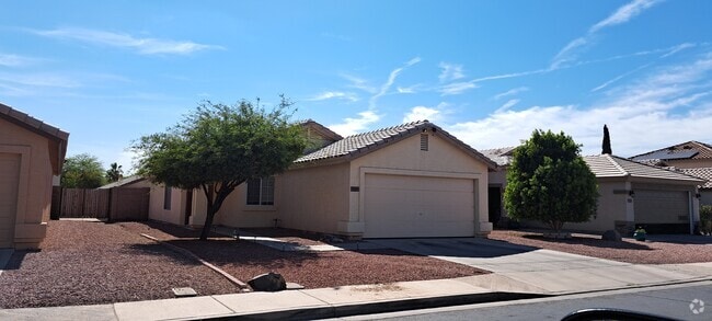Building Photo - 12423 N 121st Dr