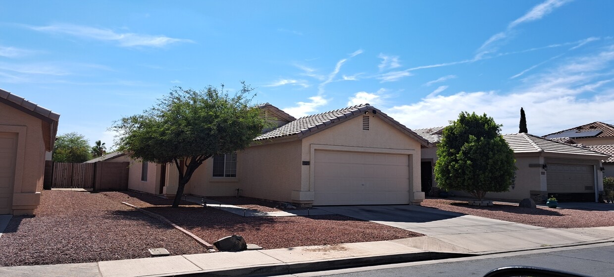 Primary Photo - 12423 N 121st Dr