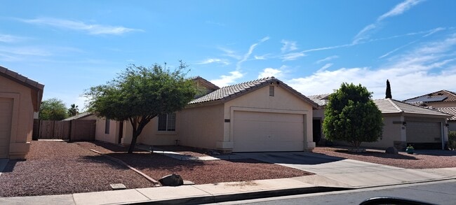 Building Photo - 12423 N 121st Dr
