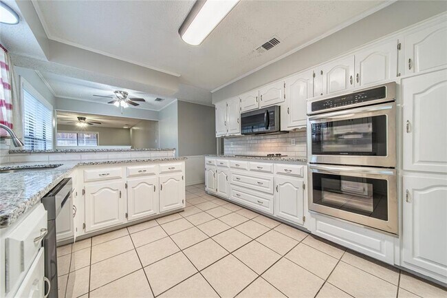 Foto del edificio - 408 Shoreview Dr