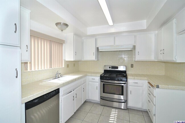 Foto del edificio - 620 N Kenwood St