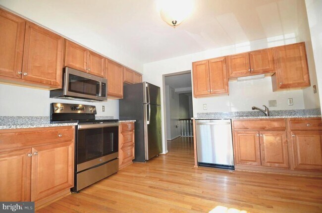 Foto del edificio - 5676 Ridge View Dr
