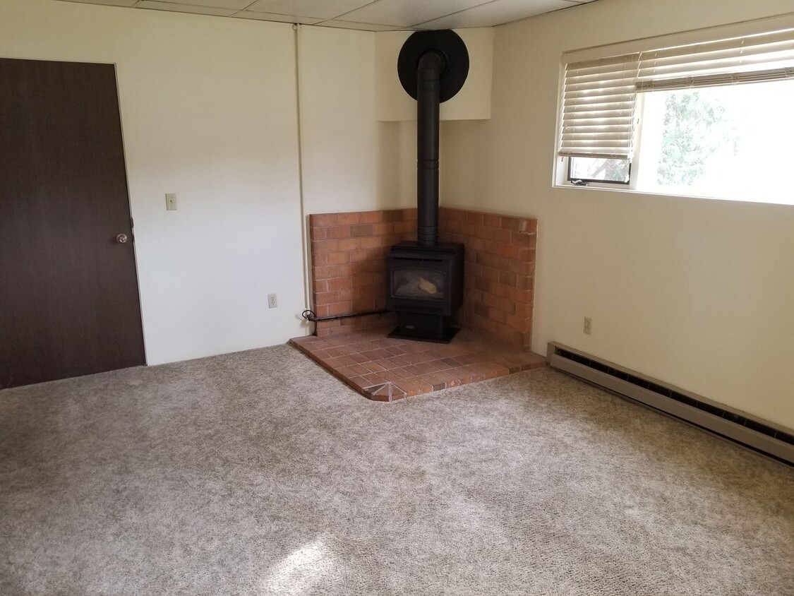 Primary Photo - 2 Bedroom 1 Bathroom 4 Plex