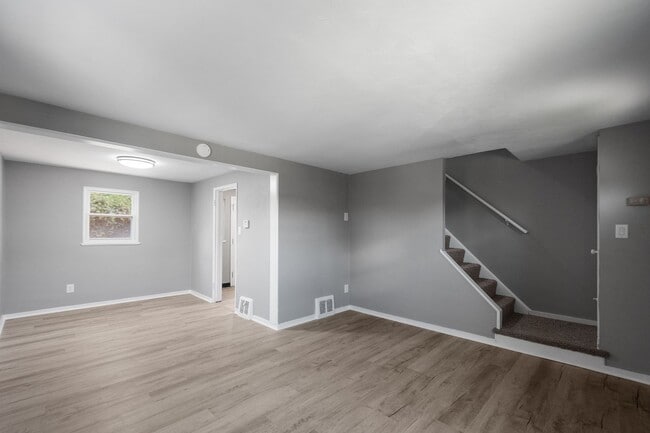 Building Photo - 30 Wenzell Pl