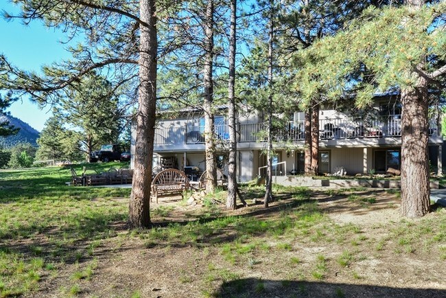 Building Photo - 1144-1225 Holiday Ln