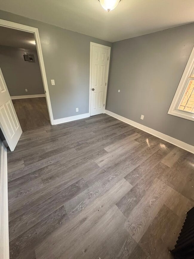 Photo - 78 Glenwood Ave (Yonkers, NY) Apartment