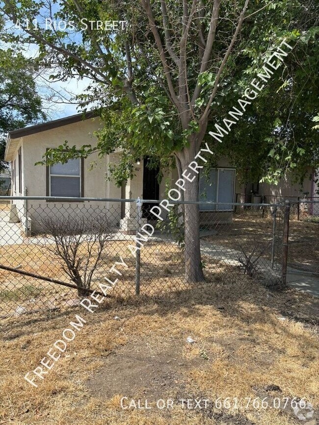 Building Photo - 411 Rios St